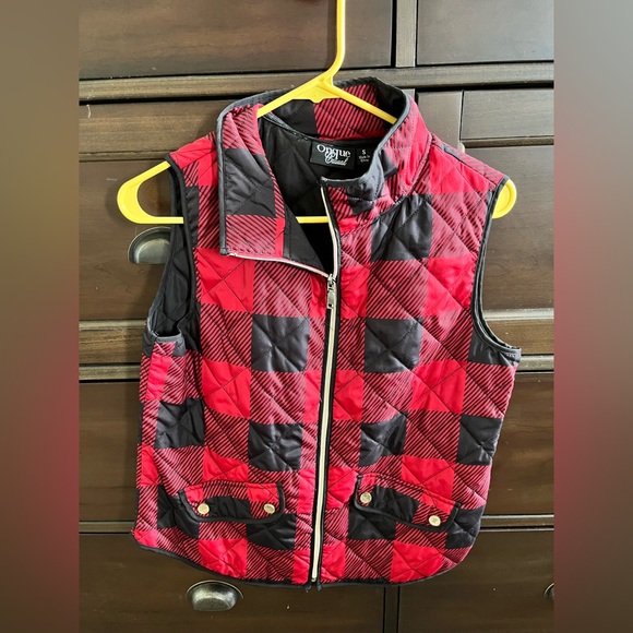 Onque Casual Black and Red Vest - Picture 1 of 3